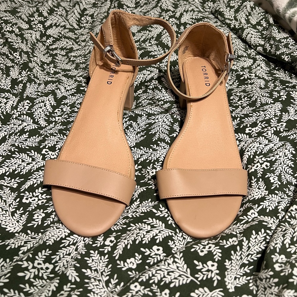 NWOT torrid 10w nude heel with ankle strap